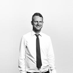 Darren Holt